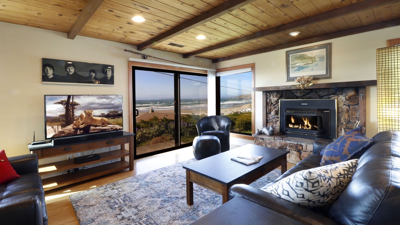 Photo of Livingroom in Dillon Beach