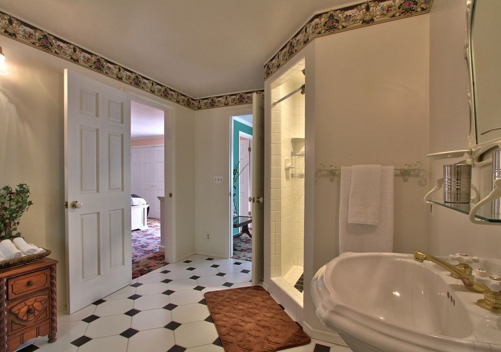 Photo of Bathroom in Del Monte Forest