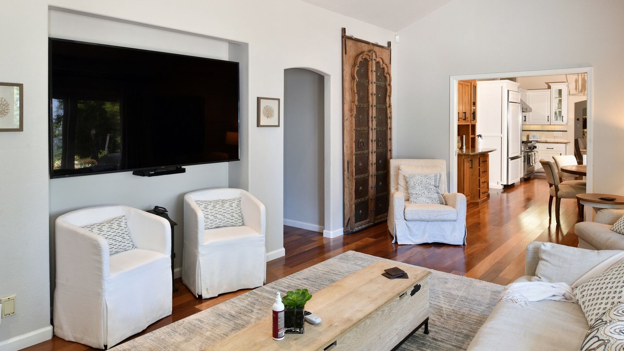 Photo of Livingroom in Healdsburg