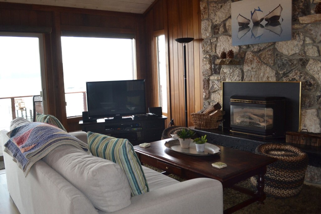 Photo of Livingroom in Brockway