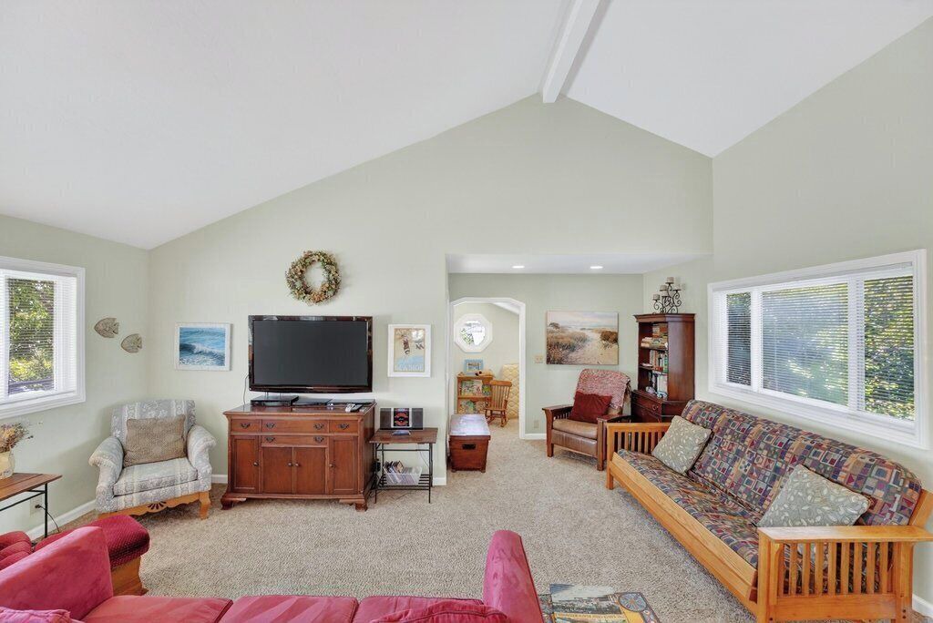Photo of Livingroom in Westside Santa Cruz