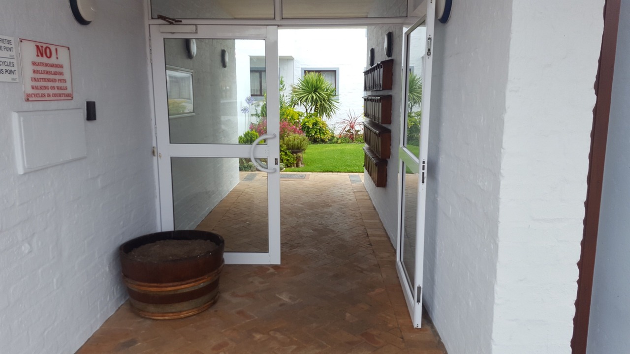 Photo of Outdoor in Sandbaai