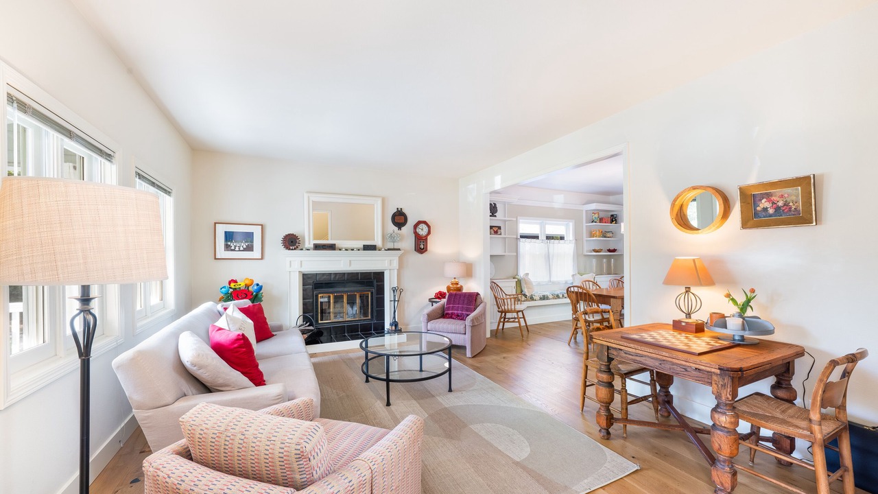 Photo of Livingroom in St. Helena