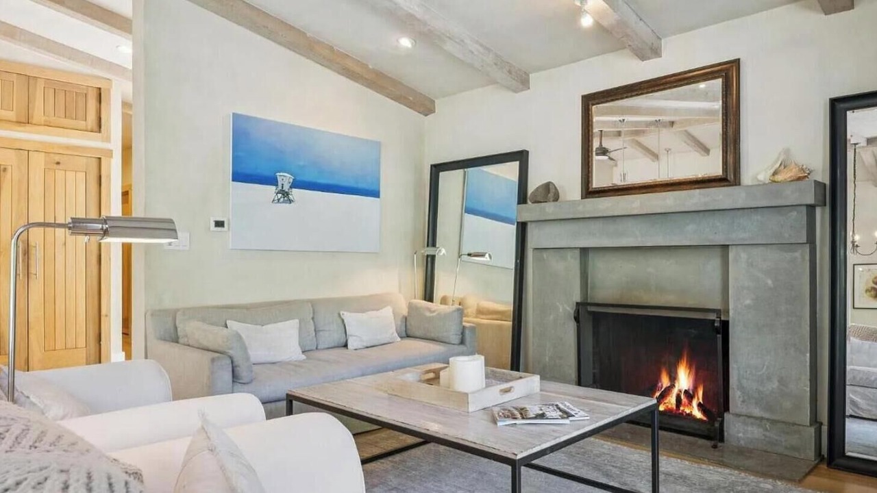 Photo of Livingroom in Kenwood