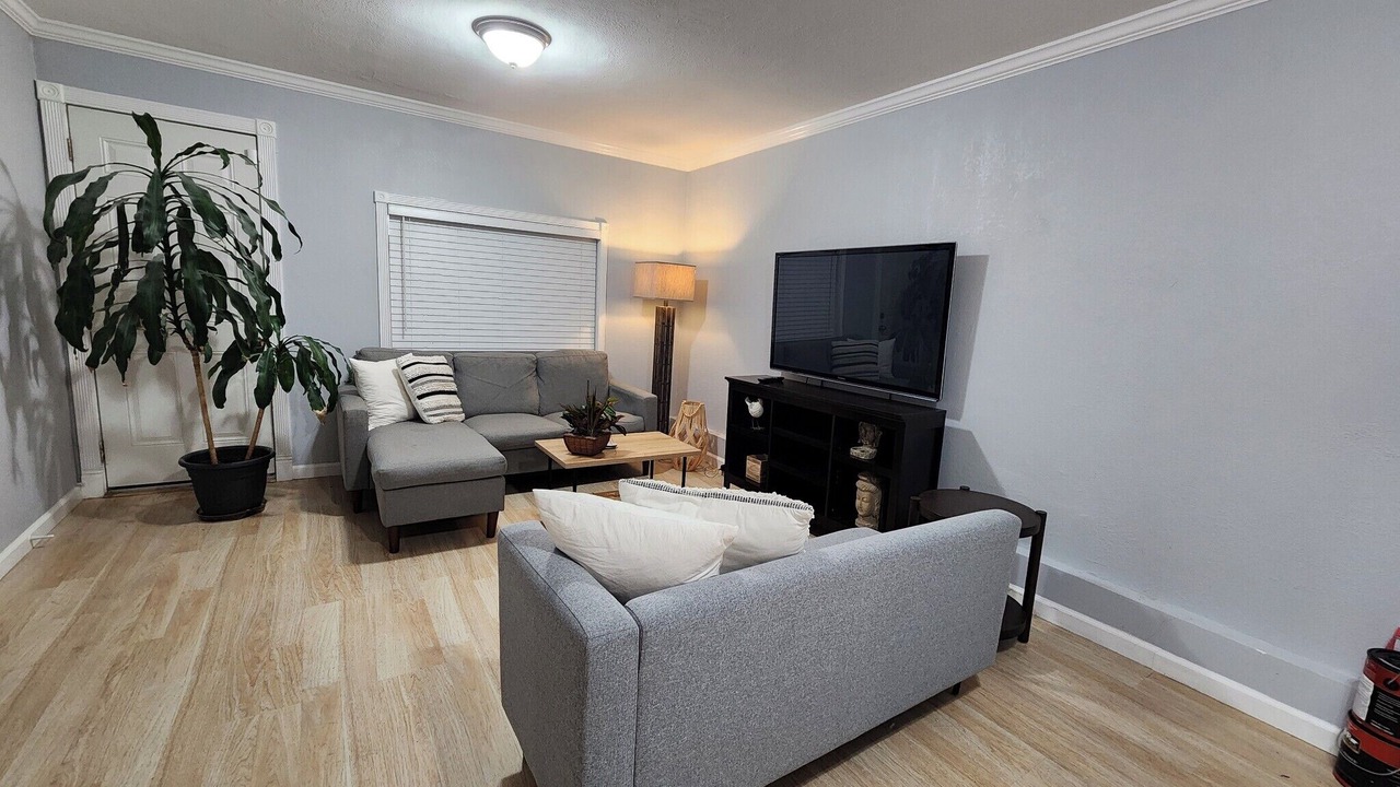 Photo of Livingroom in Westlake