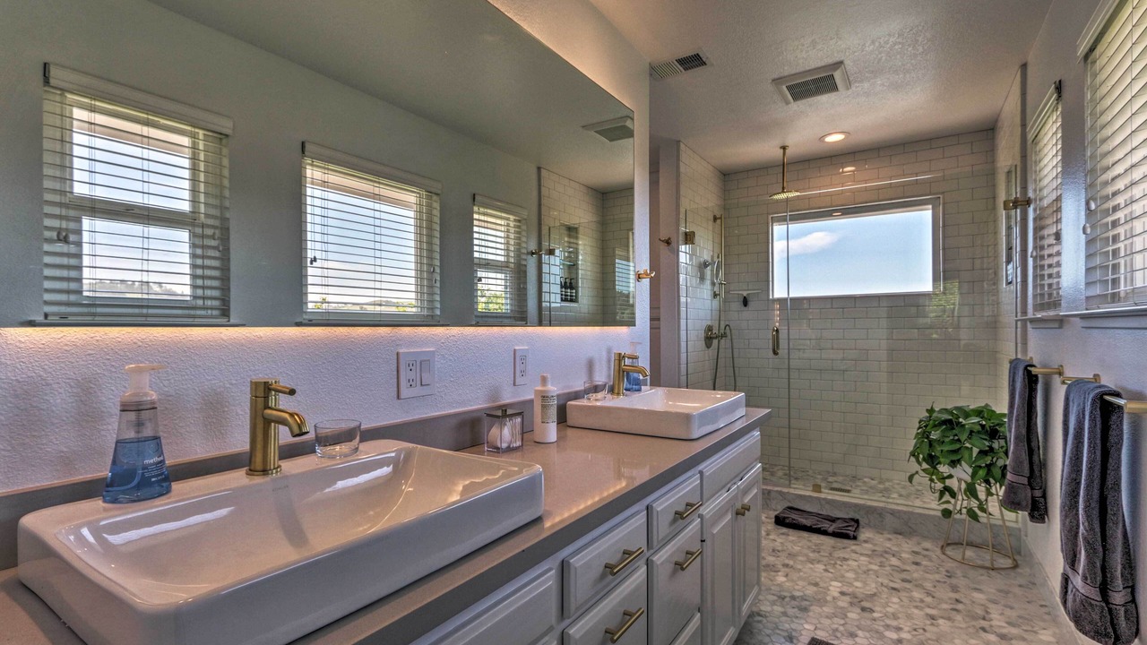 Photo of Bathroom in Freestone