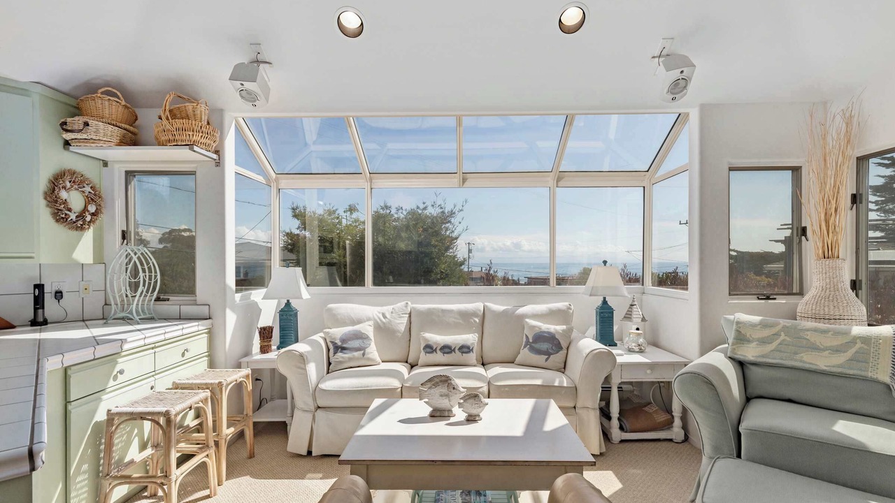 Photo of Livingroom in Eastside Santa Cruz