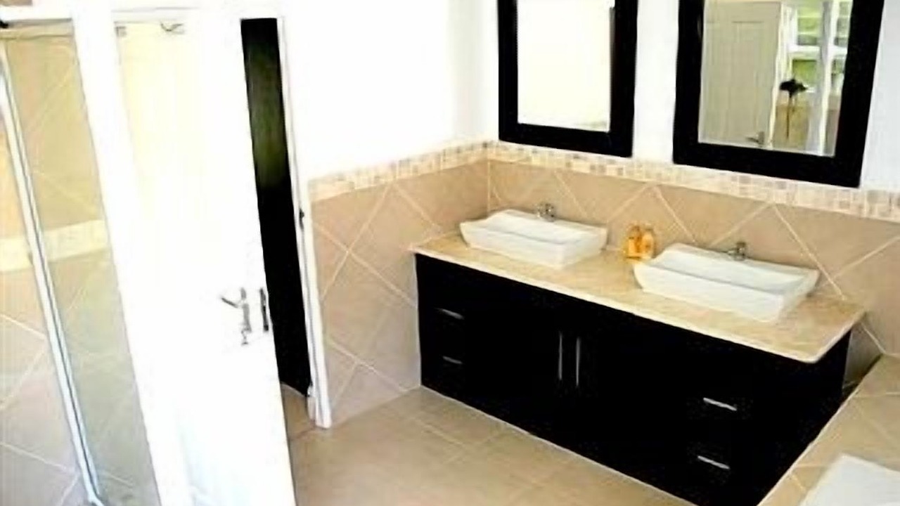 Photo of Bathroom in Glenmore