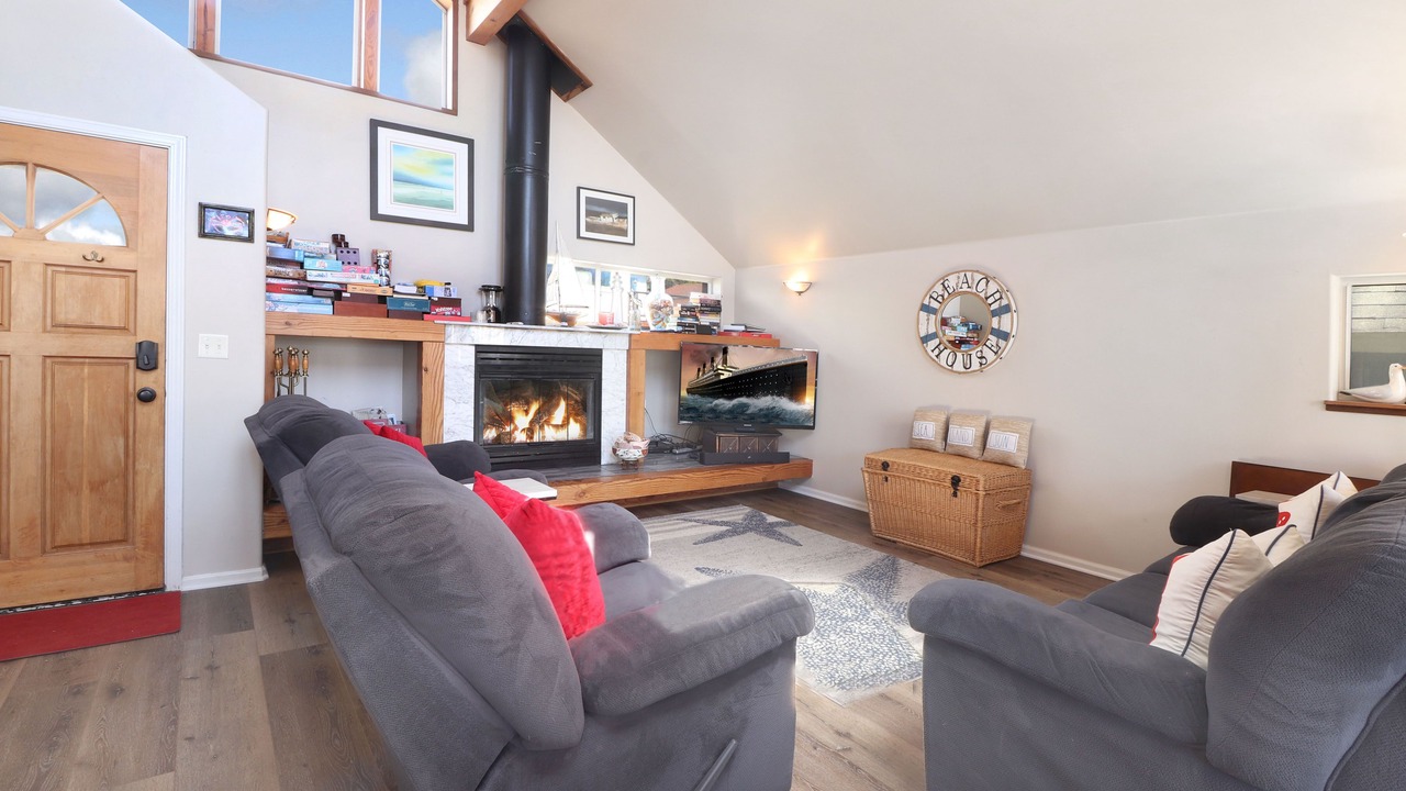Photo of Livingroom in Dillon Beach