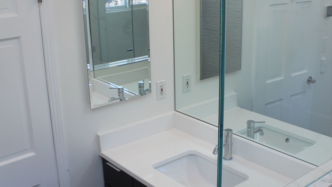 Photo of Bathroom in Emerald Hills