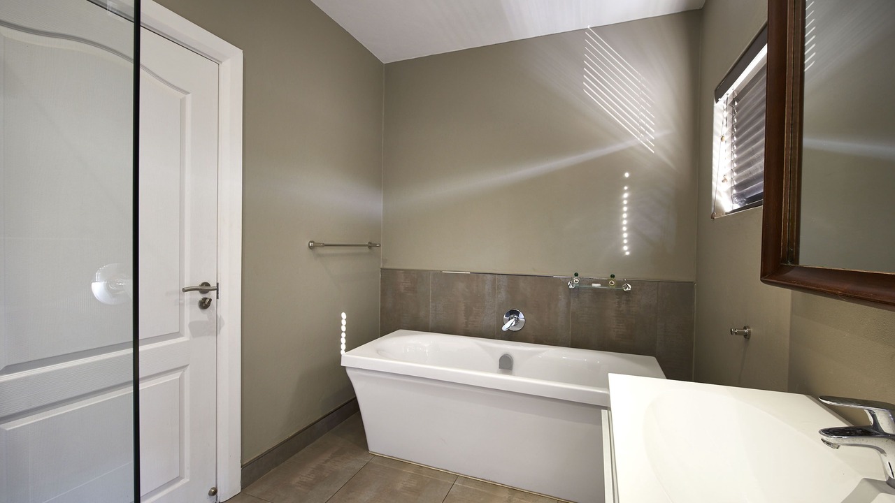 Photo of Bathroom in Greater Johannesburg Metropolitan Area