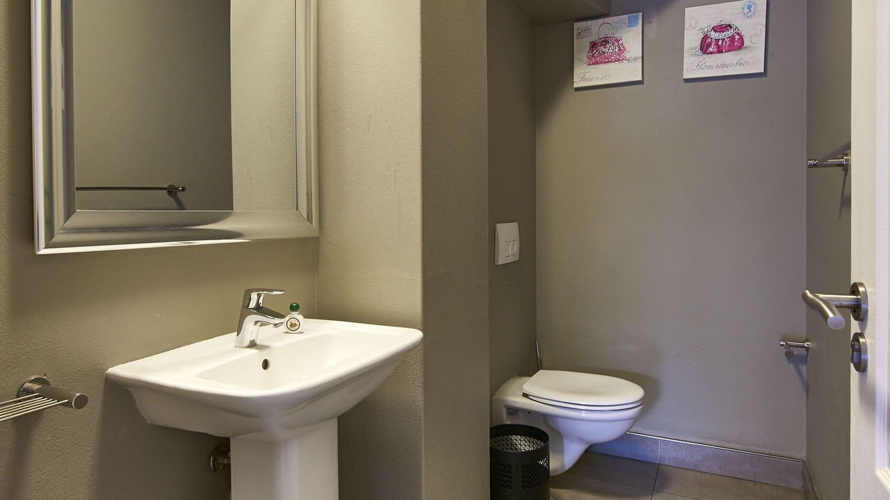 Photo of Bathroom in Greater Johannesburg Metropolitan Area