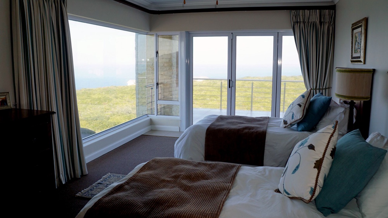 Photo of Bedroom in Pinnacle Point
