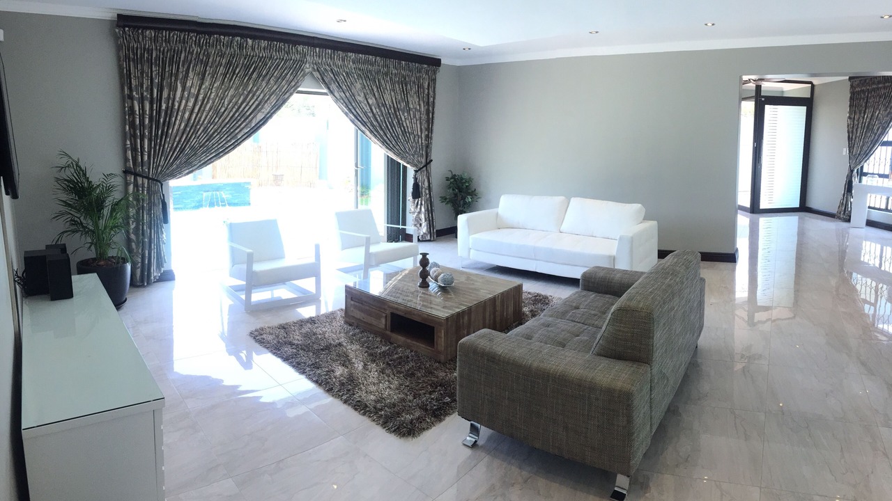 Photo of Livingroom in Robertsham