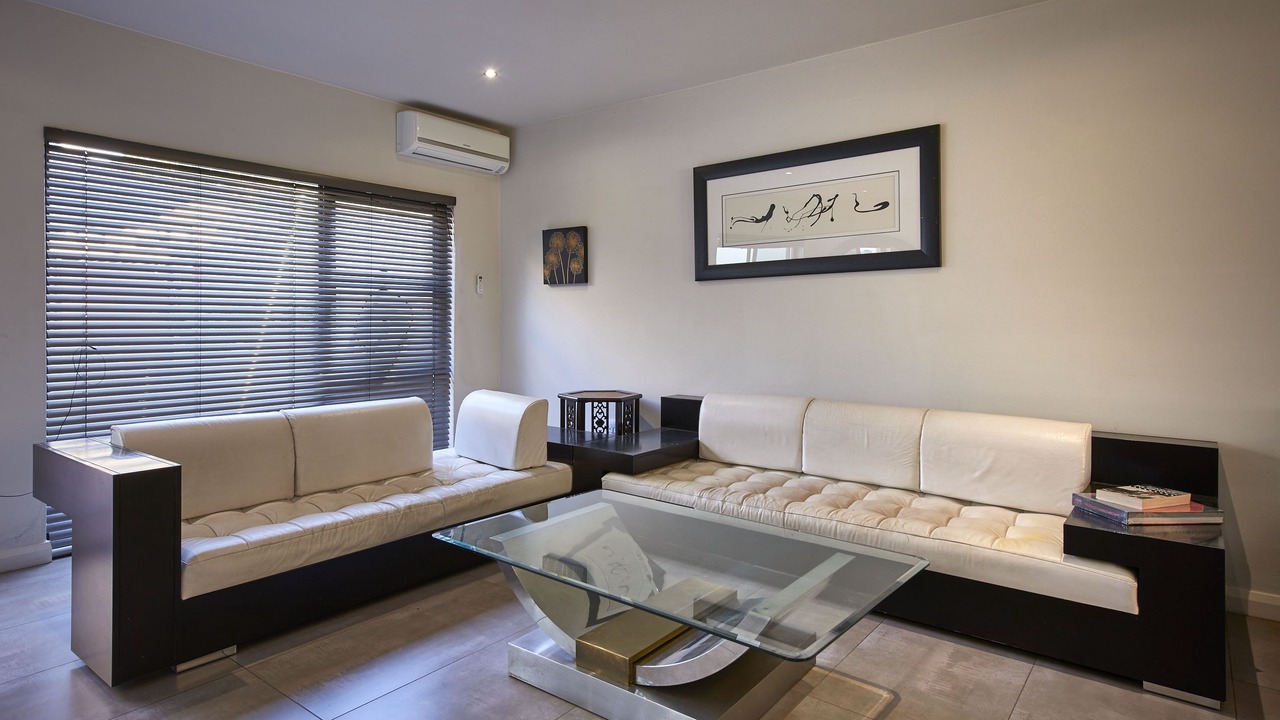 Photo of Livingroom in Greater Johannesburg Metropolitan Area