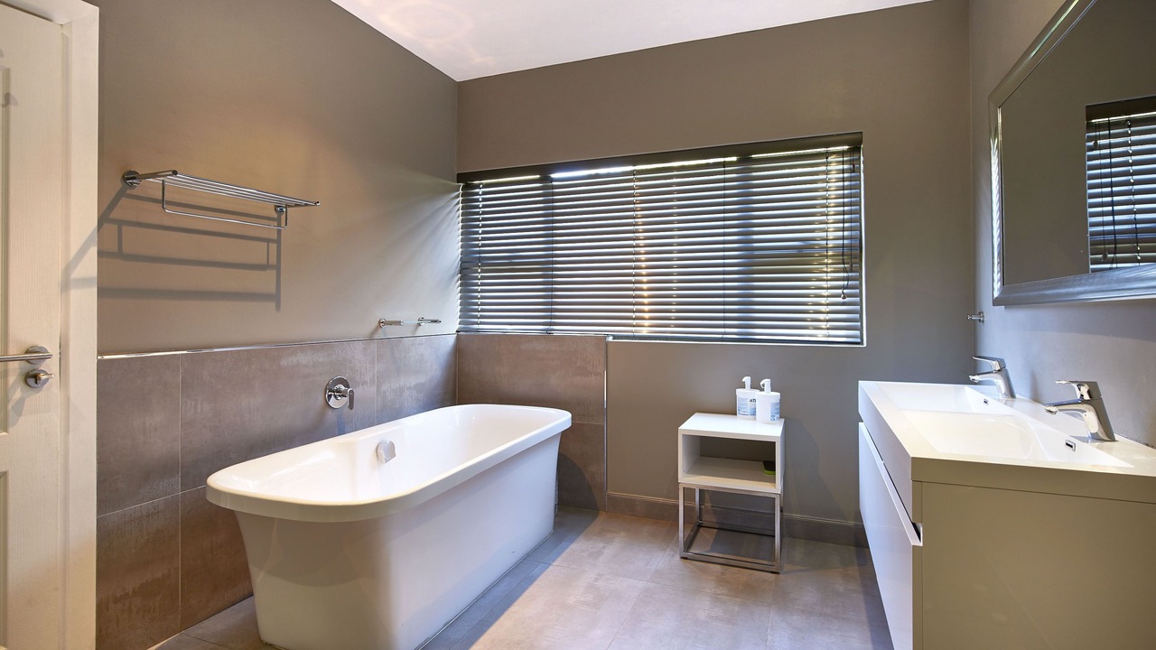Photo of Bathroom in Greater Johannesburg Metropolitan Area