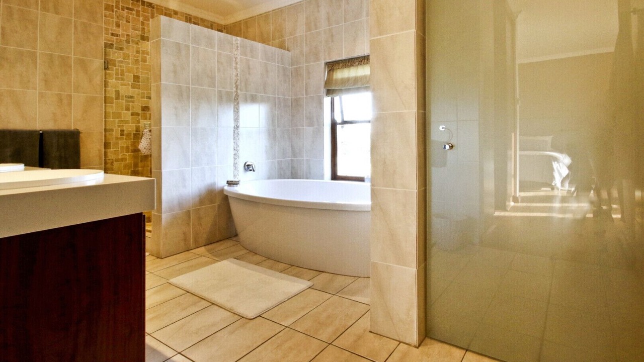 Photo of Bathroom in Helderberg Rural