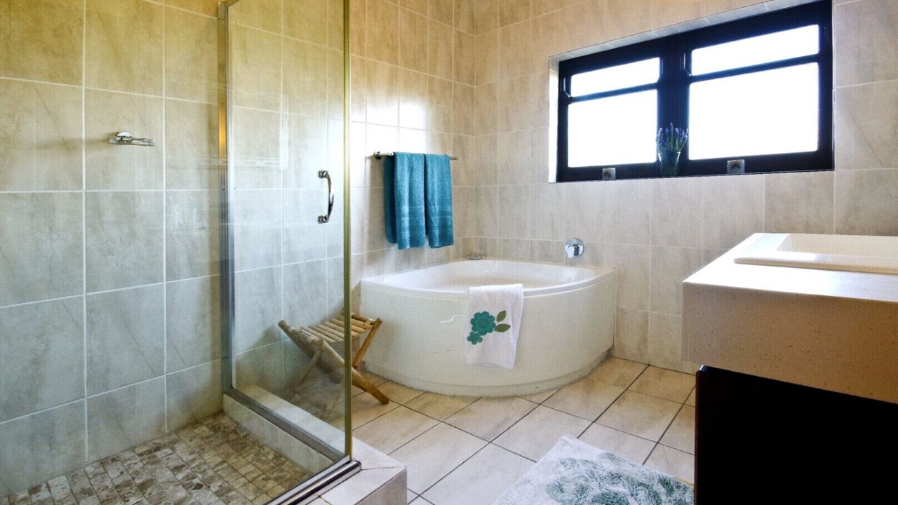 Photo of Bathroom in Helderberg Rural