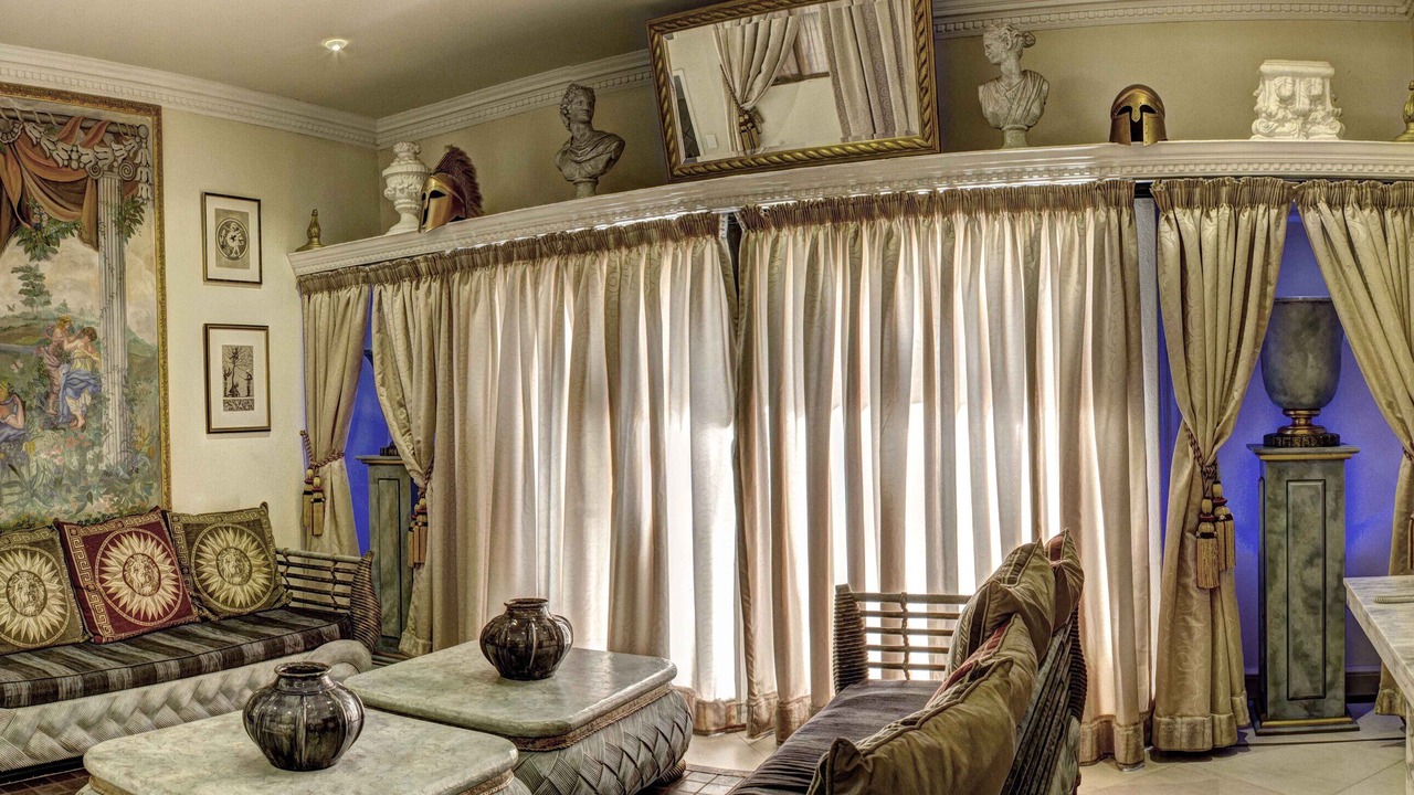 Photo of Livingroom in Houghton Estate