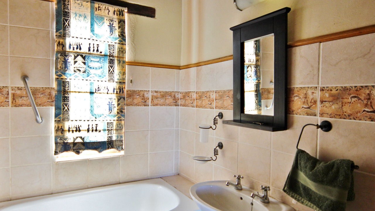 Photo of Bathroom in Plathuis