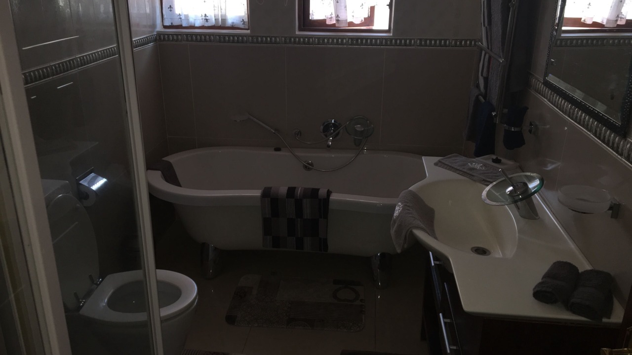 Photo of Bathroom in Uvongo