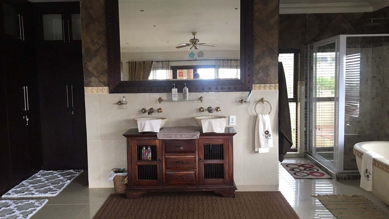 Photo of Bathroom in Uvongo