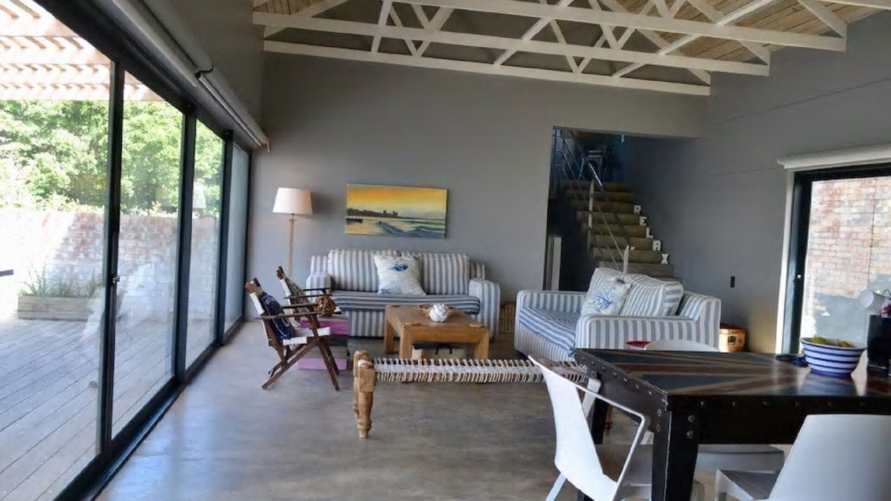 Photo of Livingroom in Bushman's River Mouth