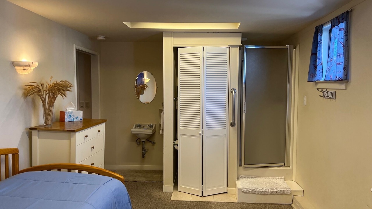 Photo of Bedroom in Northwest Berkeley
