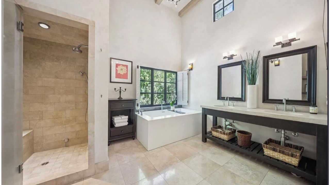 Photo of Bathroom in Kenwood