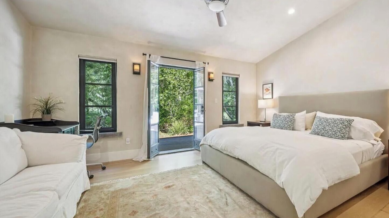 Photo of Bedroom in Kenwood