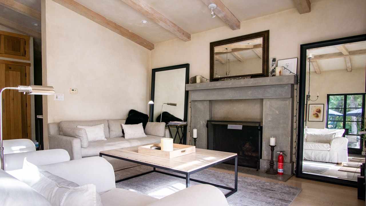 Photo of Livingroom in Kenwood