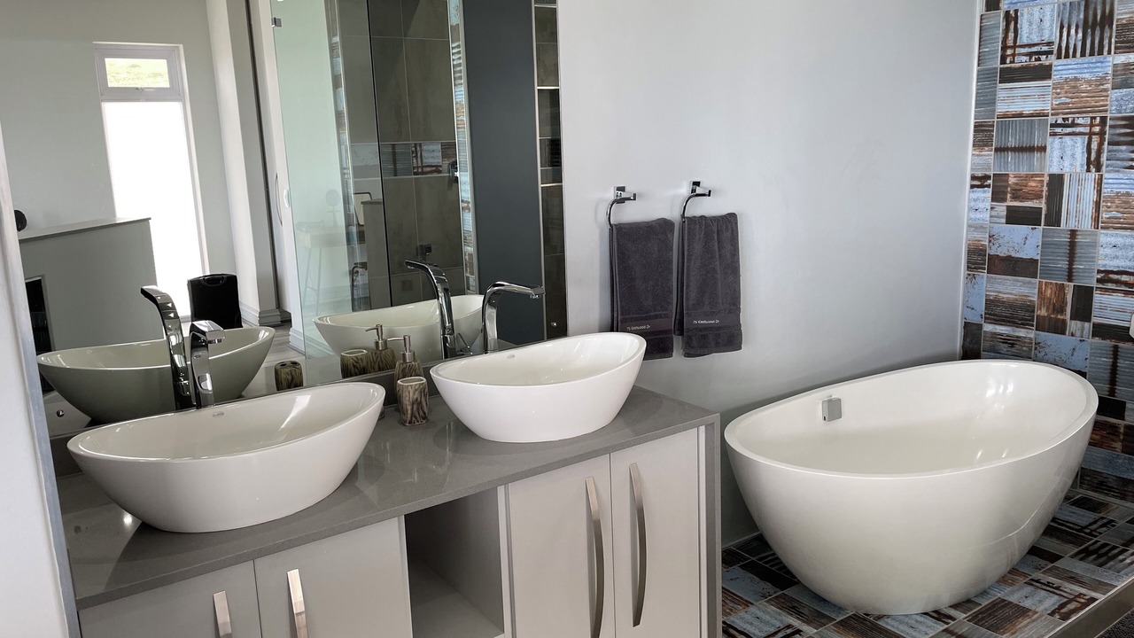 Photo of Bathroom in Pinnacle Point