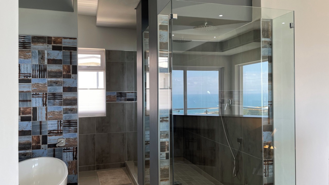 Photo of Bathroom in Pinnacle Point