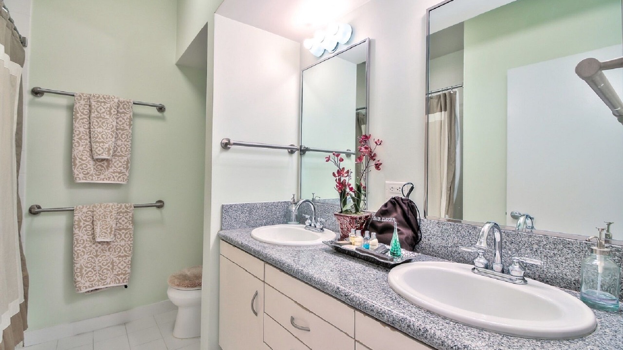 Photo of Bathroom in The Villas