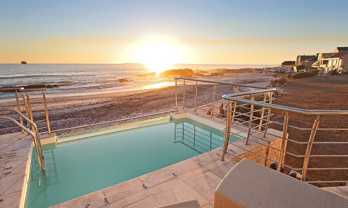 Photo of Others in Bloubergstrand