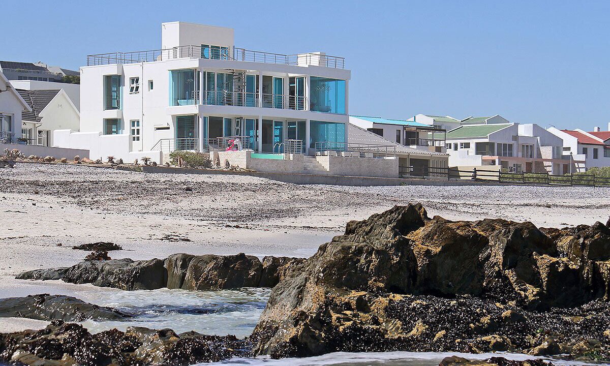Photo of Others in Bloubergstrand