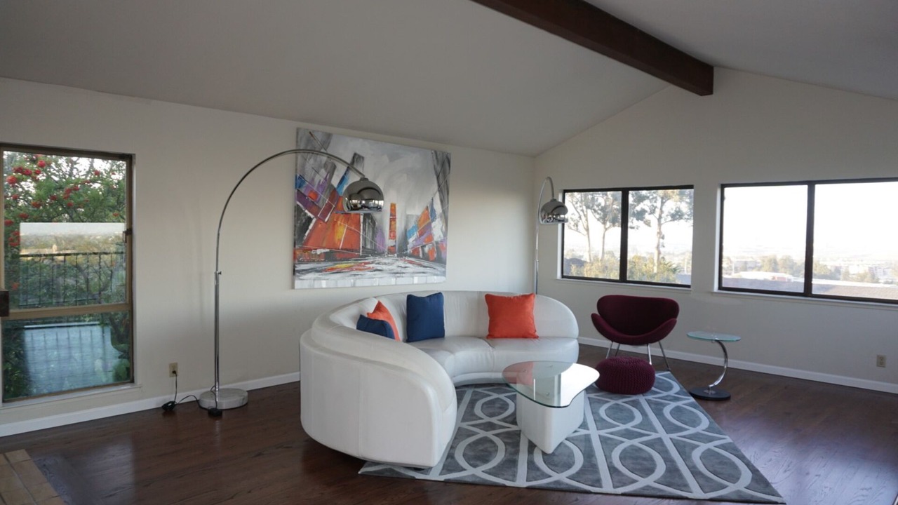 Photo of Livingroom in Mills Estates