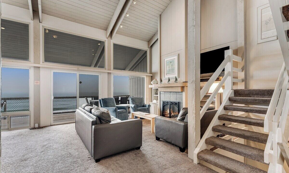 Photo of Livingroom in La Selva Beach