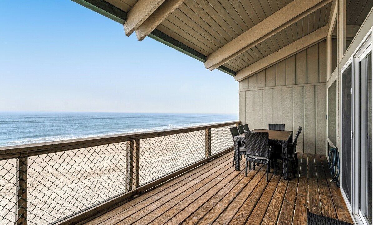 Photo of Patio Balcony in La Selva Beach