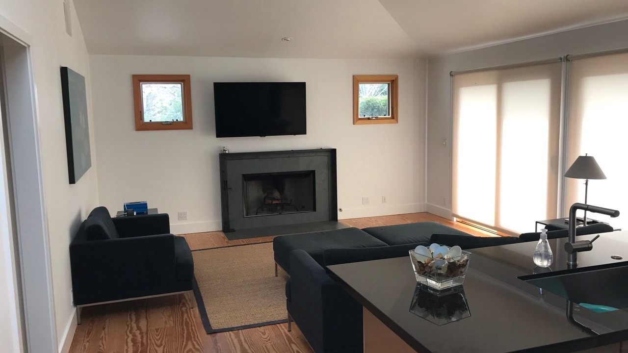 Photo of Livingroom in Oakville