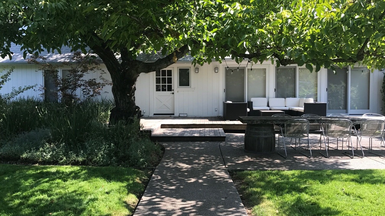 Photo of Outdoor in Oakville