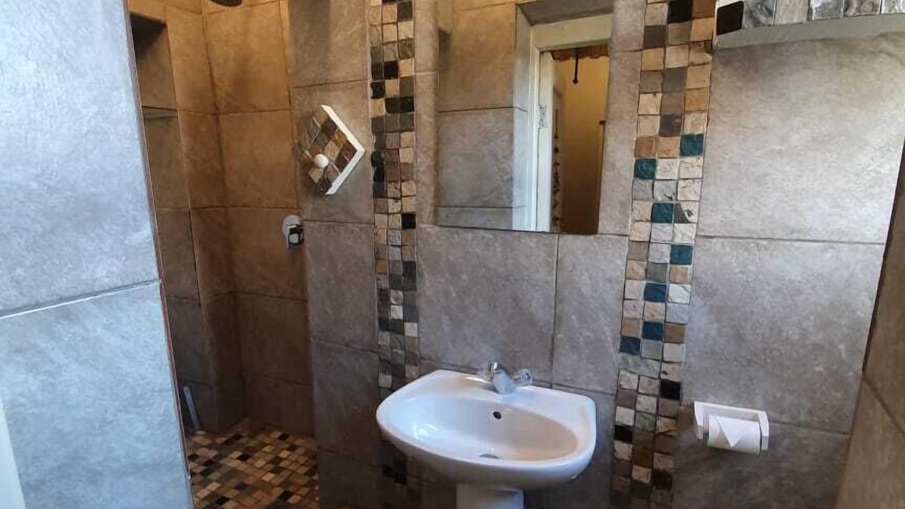 Photo of Bathroom in Strand
