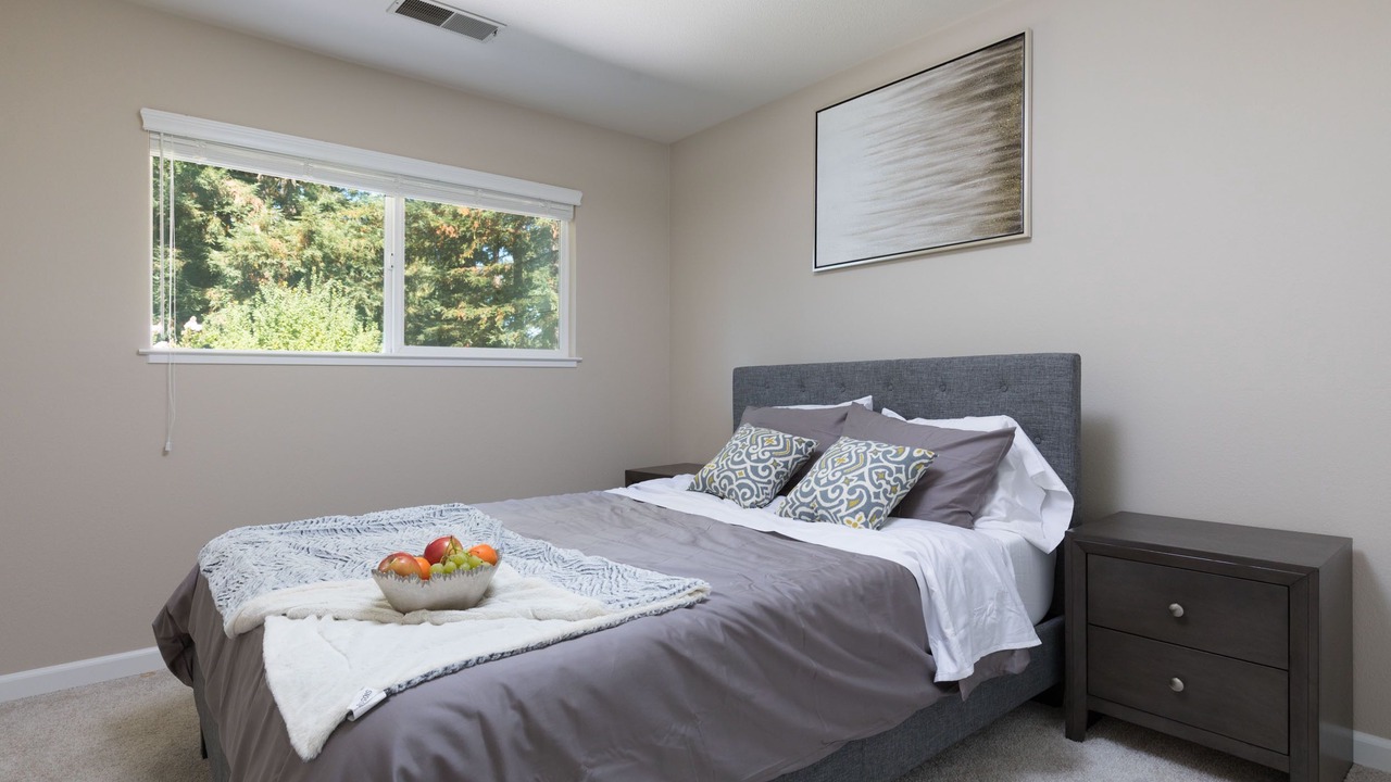 Photo of Bedroom in Kenwood