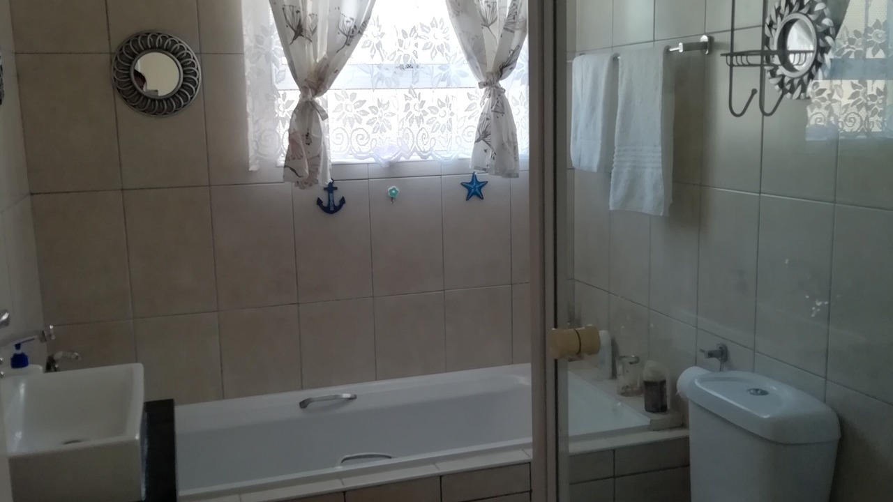Photo of Bathroom in Marina da Gama