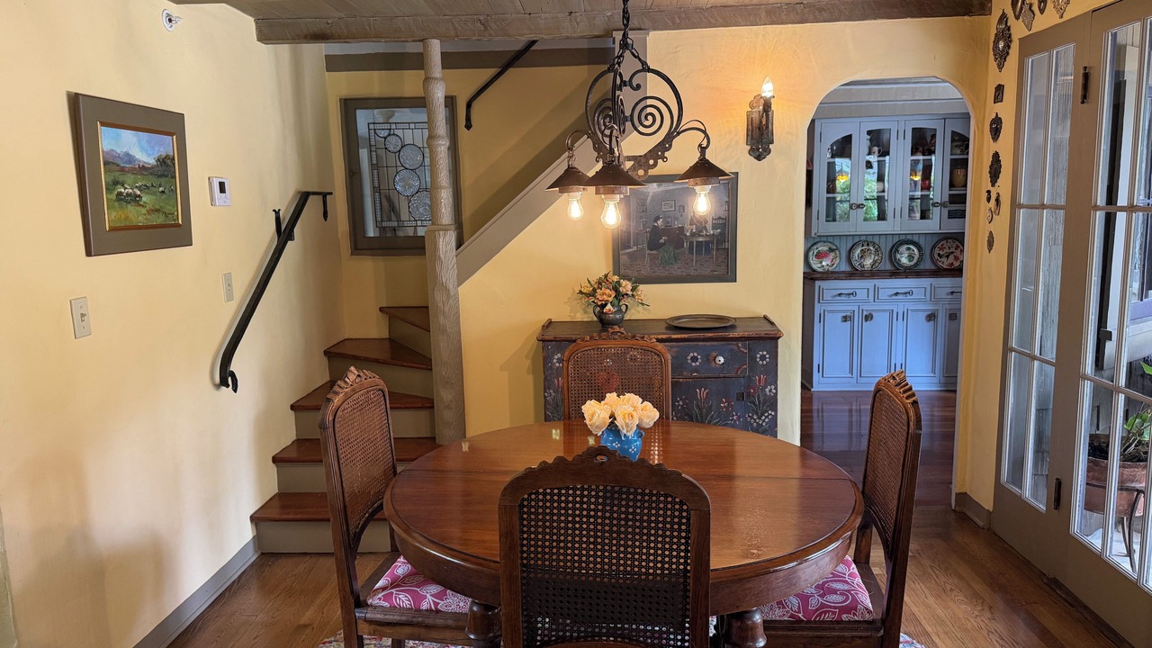 Photo of Livingroom in Golden Rectangle