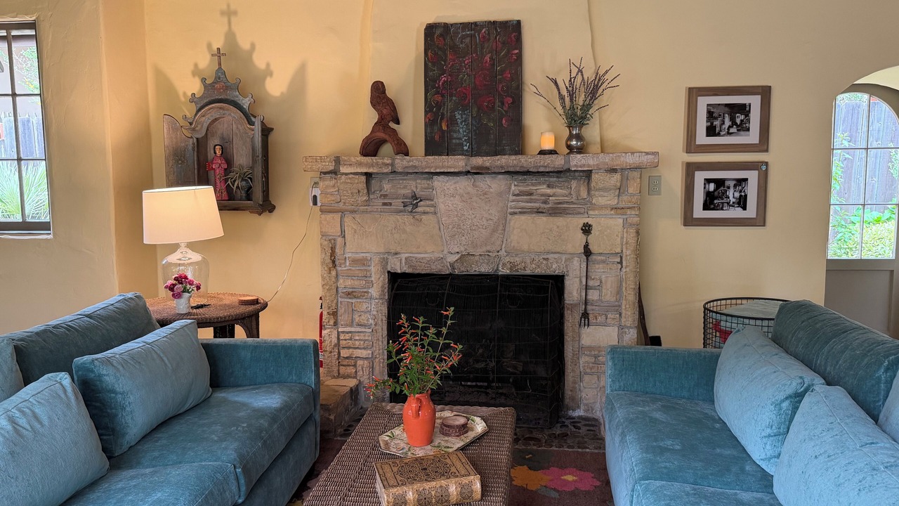 Photo of Livingroom in Golden Rectangle