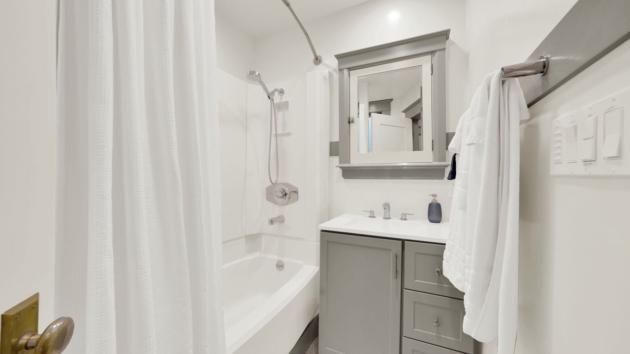 Photo of Bathroom in Nob Hill