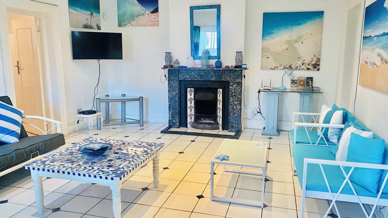 Photo of Livingroom in Redhill