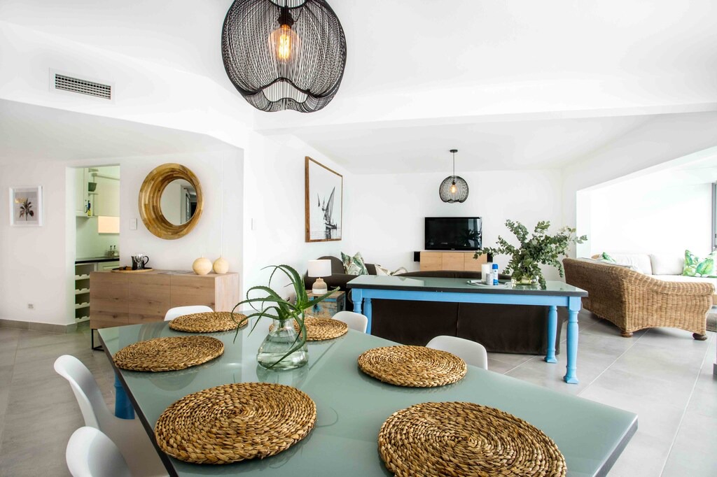 Photo of Livingroom in Sheffield Beach