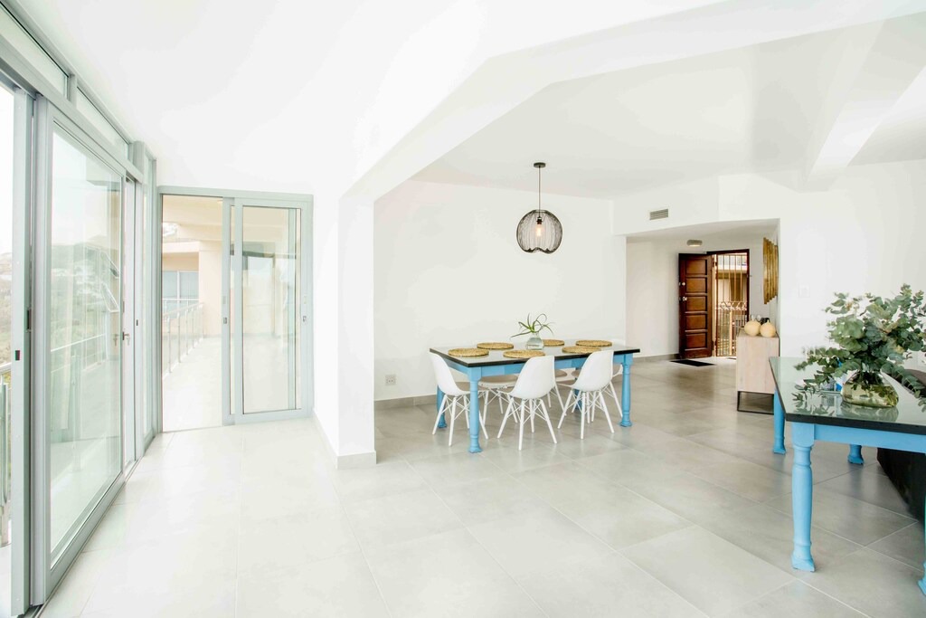 Photo of Livingroom in Sheffield Beach